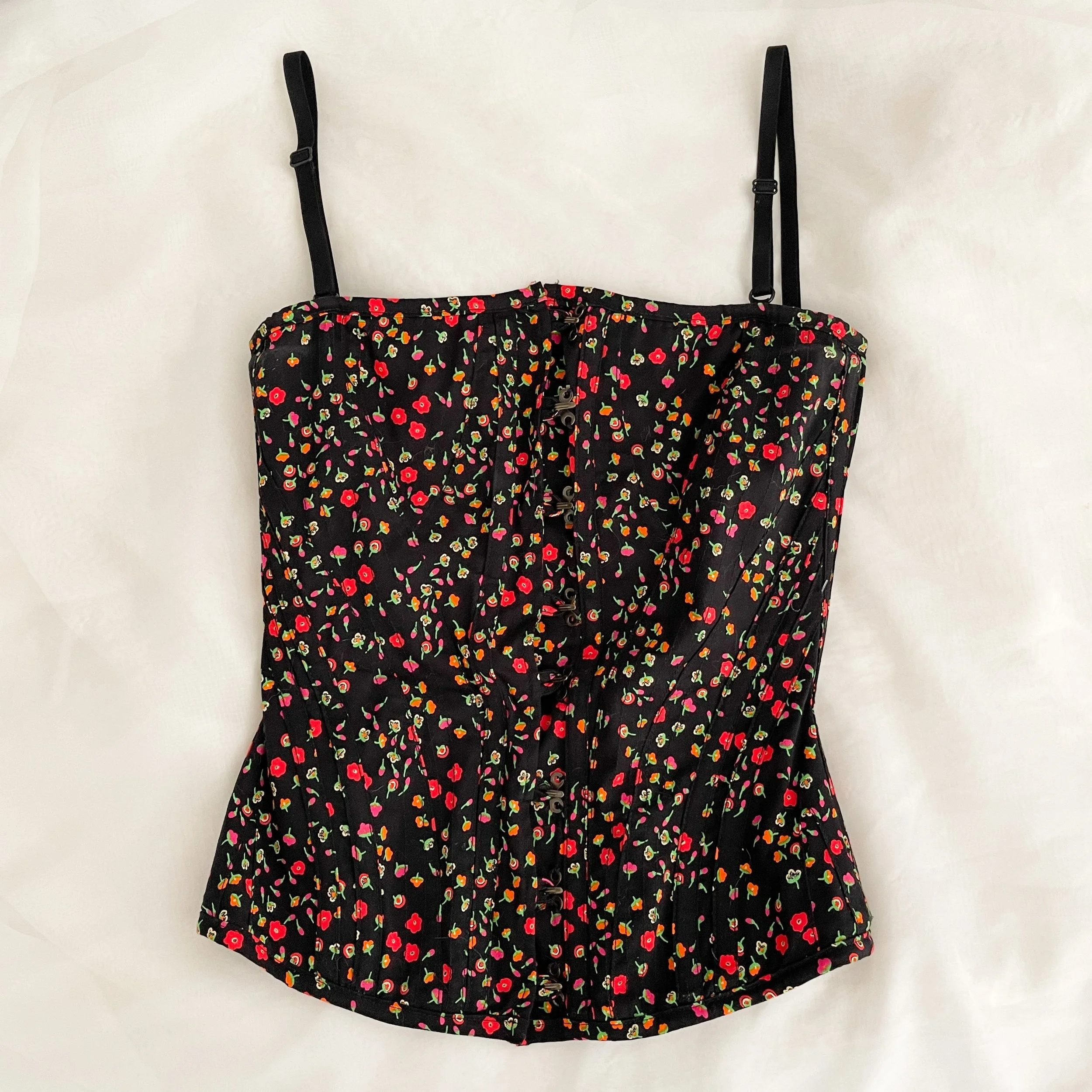 DOLCE & GABBANA ローズ柄トレーナー DOLCE & GABBANA ローズ柄トレーナー DOLCE & GABBANA ローズ柄